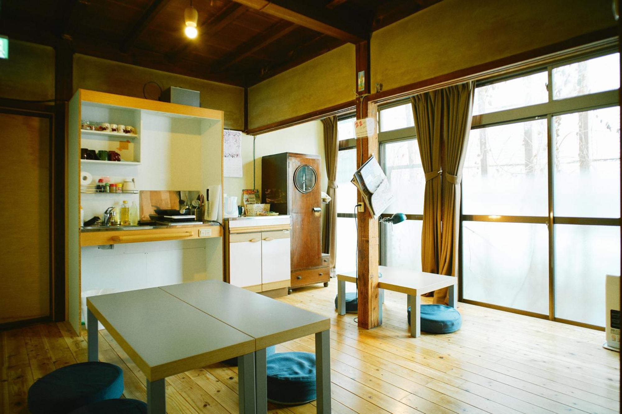 Hostel&Bar Camosiba Йокоте Екстериор снимка